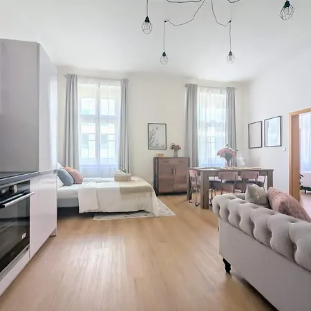 New Town 2 Bdr, Free Coffee Appartement